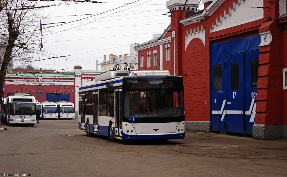 Москва, СВАРЗ-МАЗ-6235.00 № 8882