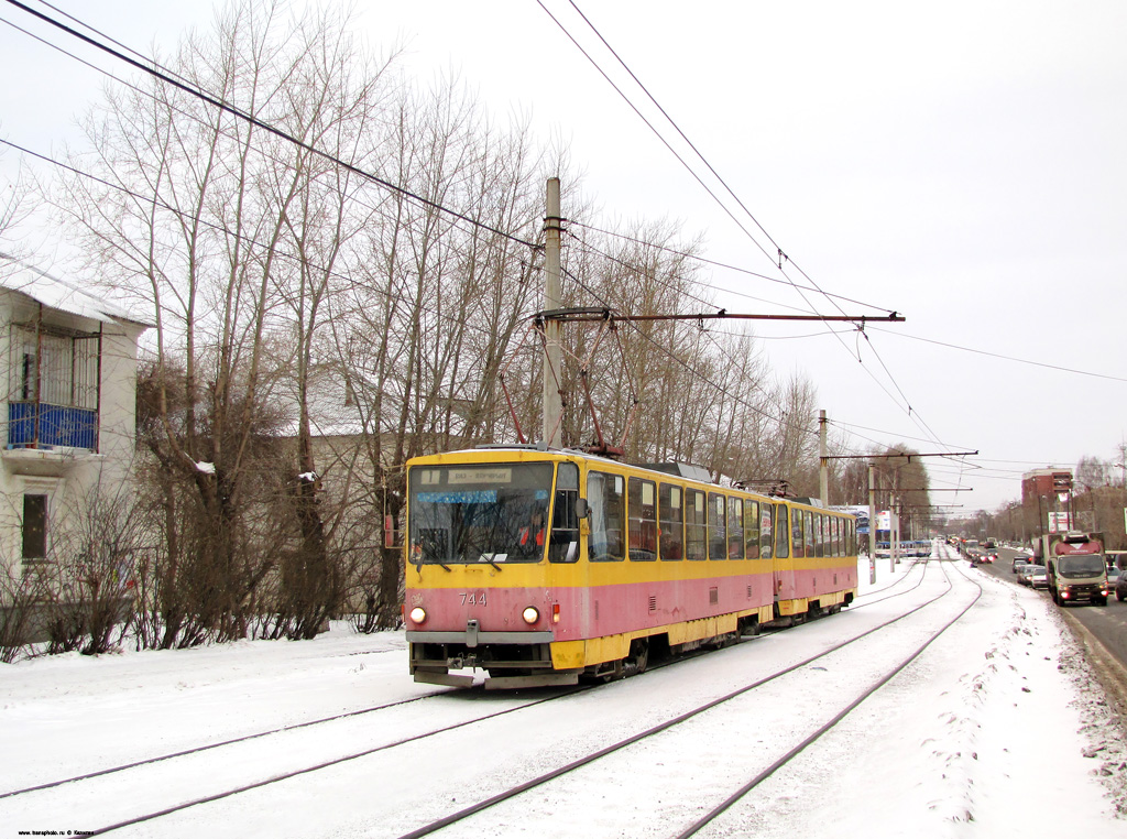 Yekaterinburg, Tatra T6B5SU č. 744