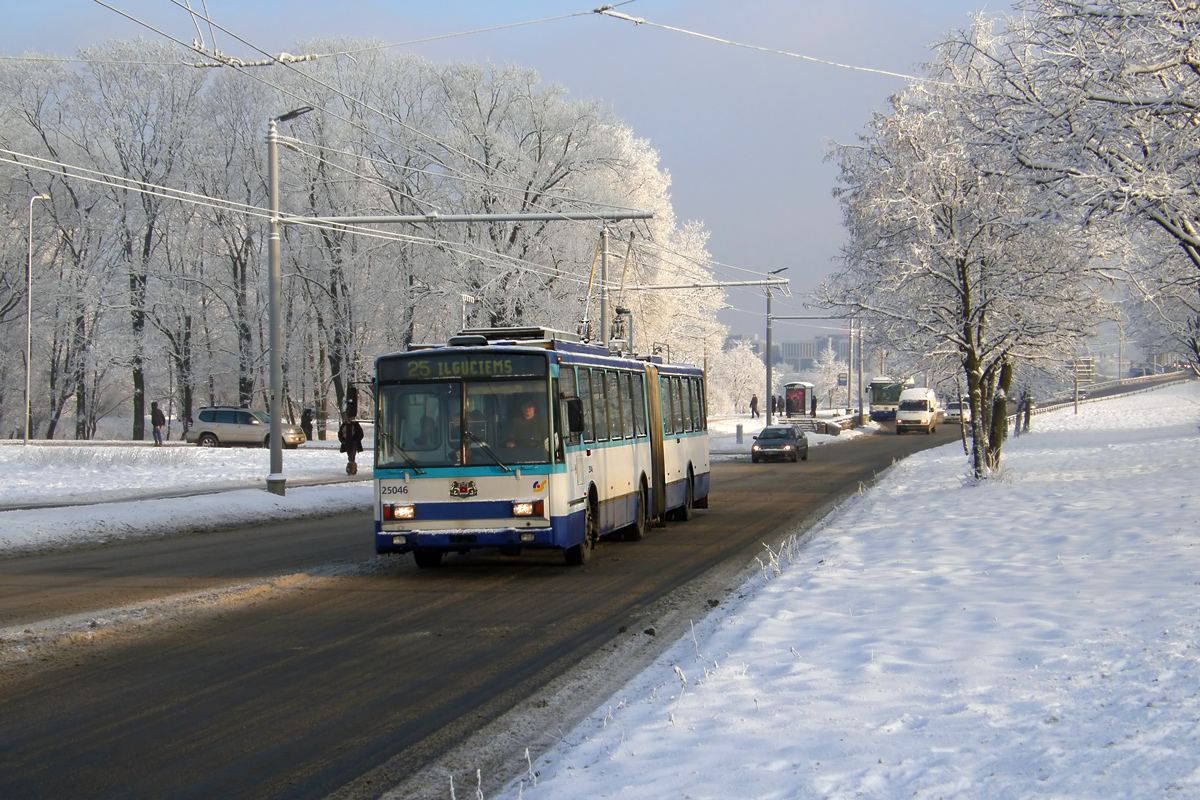 Рига, Škoda 15Tr13/6M № 25046