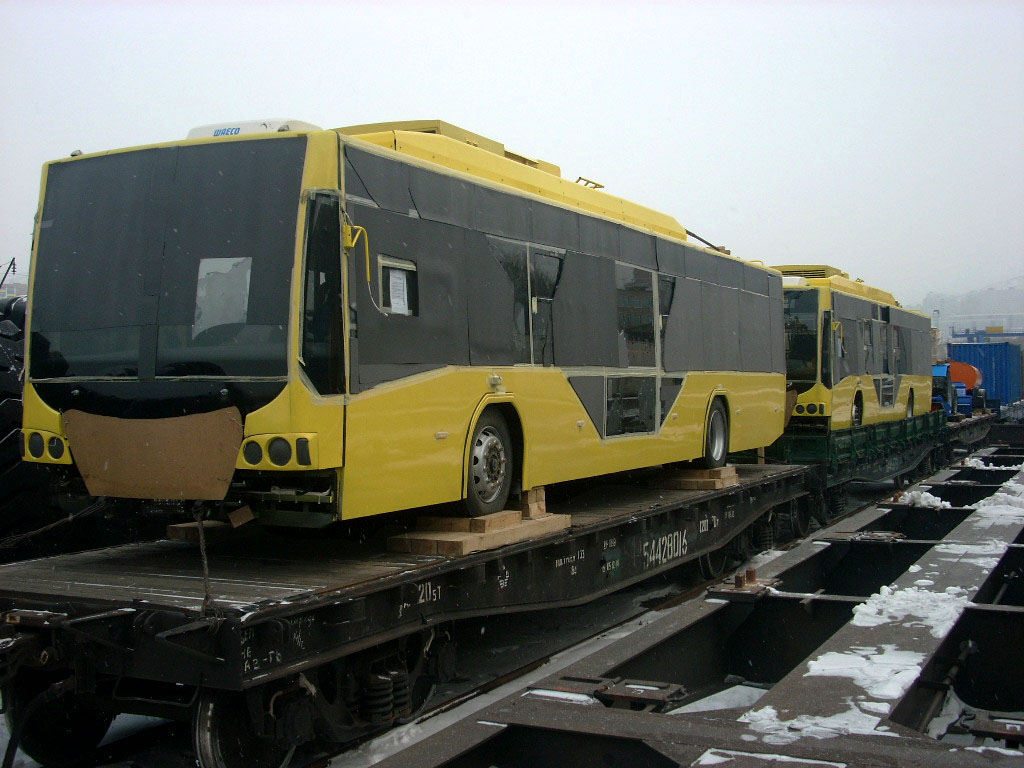 Vladivostok, VMZ-5298.01 “Avangard” № 256; Vladivostok, VMZ-5298.01 “Avangard” № 257; Vladivostok — Delivery of trolleybuses Vladivostok, VMZ-5298.01 “Avangard” № 256; Vladivostok, VMZ-5298.01 “Avangard” № 257; Vladivostok — Delivery of trolleybuses
