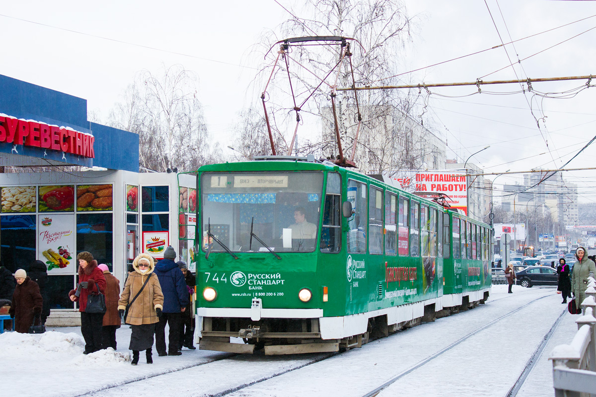 Yekaterinburg, Tatra T6B5SU č. 744