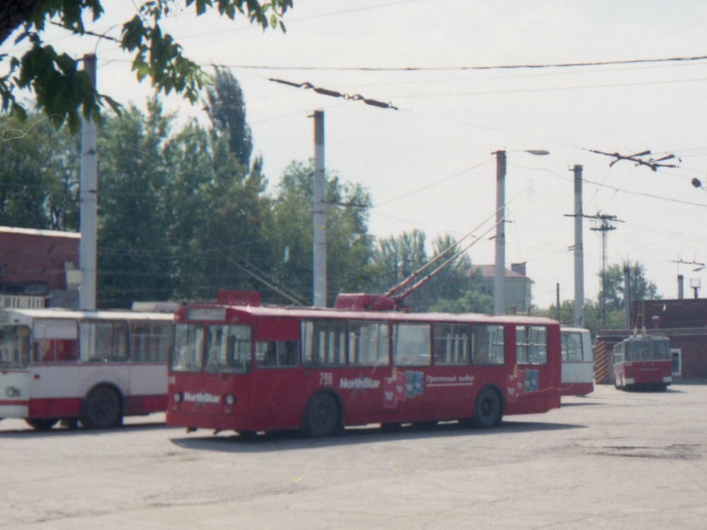 Самара, ЗиУ-682В [В00] № 798; Самара — Исторические фотографии — Трамвай и Троллейбус (1992-2000); Самара — Троллейбусное депо № 1