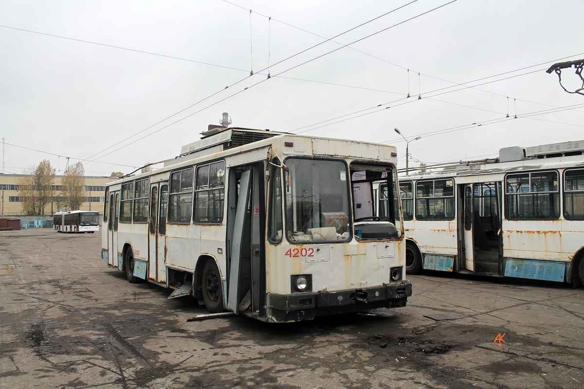 Киев, ЮМЗ Т2 № 4202
