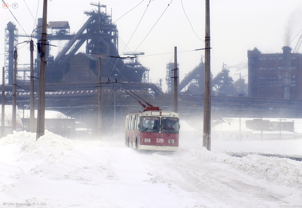 Алчевск, ЗиУ-682В [В00] № 320