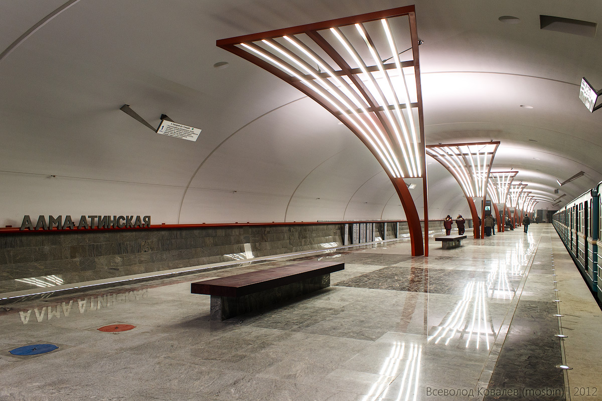 Москва — Метрополитен — [2] Замоскворецкая линия