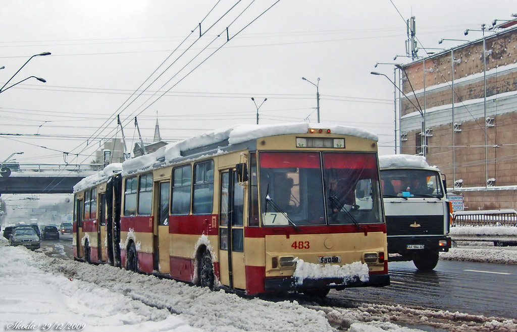 Киев, Škoda 15Tr03/6 № 483