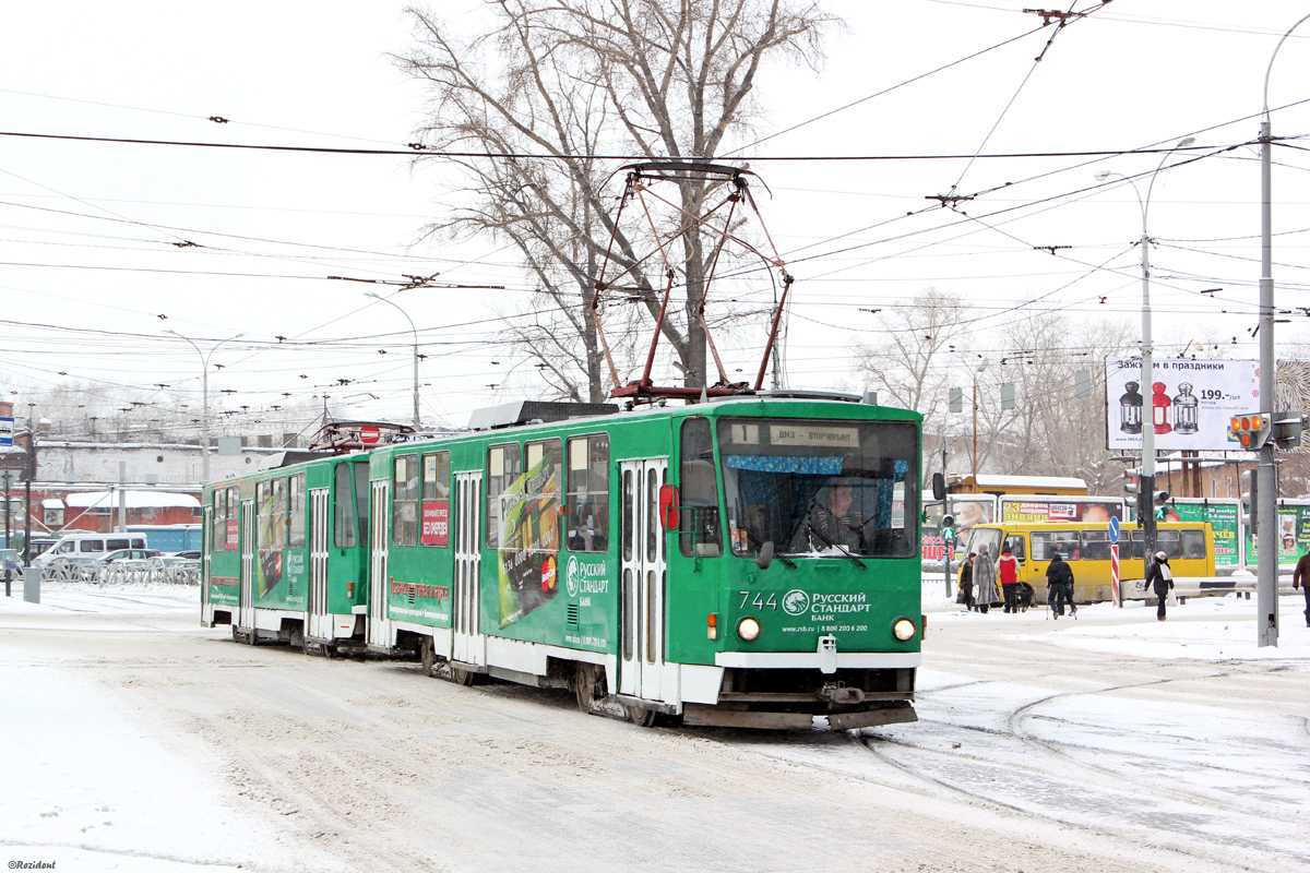 Yekaterinburg, Tatra T6B5SU Br. 744