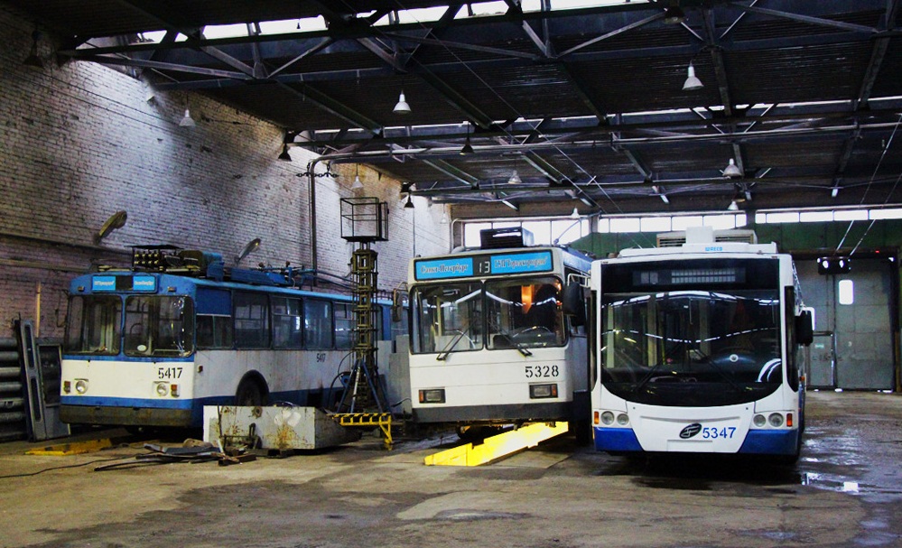 Санкт-Петербург, ЗиУ-682Г [Г00] № 5417; Санкт-Петербург, ВМЗ-5298-20-01 № 5328; Санкт-Петербург, ВМЗ-5298.01 «Авангард» № 5347