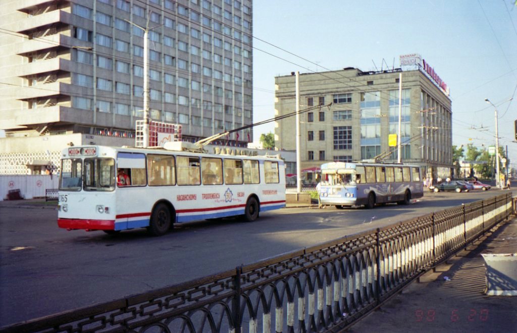 Казань, ЗиУ-682В [В00] № 2165; Казань, ЗиУ-682Г [Г00] № 2027