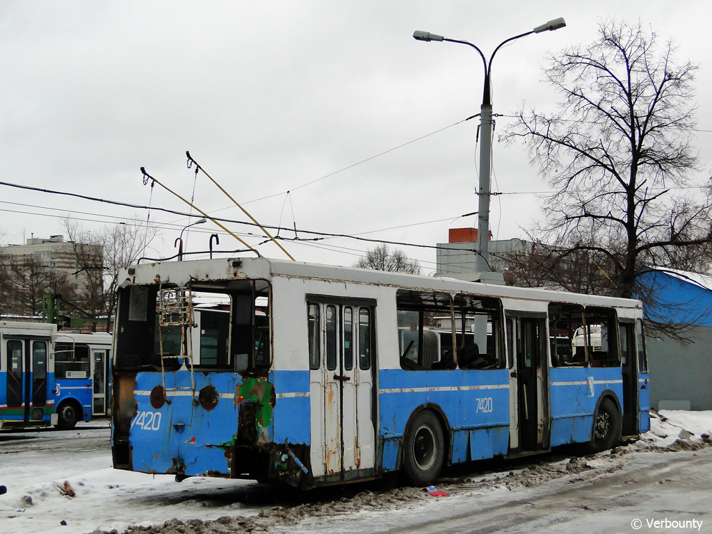 Москва, ЗиУ-682ГМ № 7420 Москва, ЗиУ-682ГМ № 7420