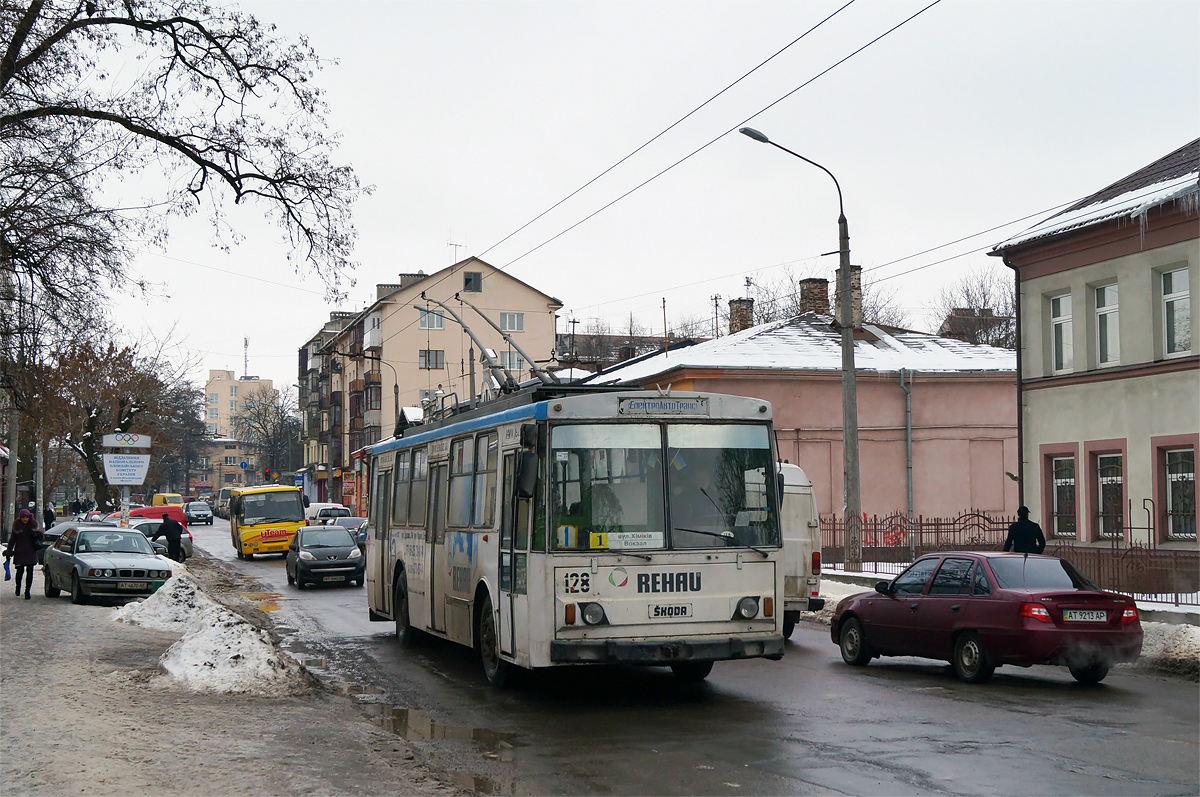 Ивано-Франковск, Škoda 14Tr02 № 128