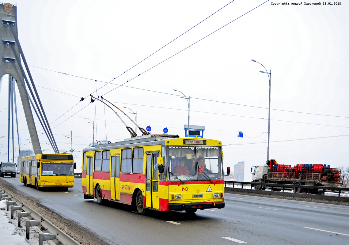 Киев, Škoda 14Tr02/6 № У-8