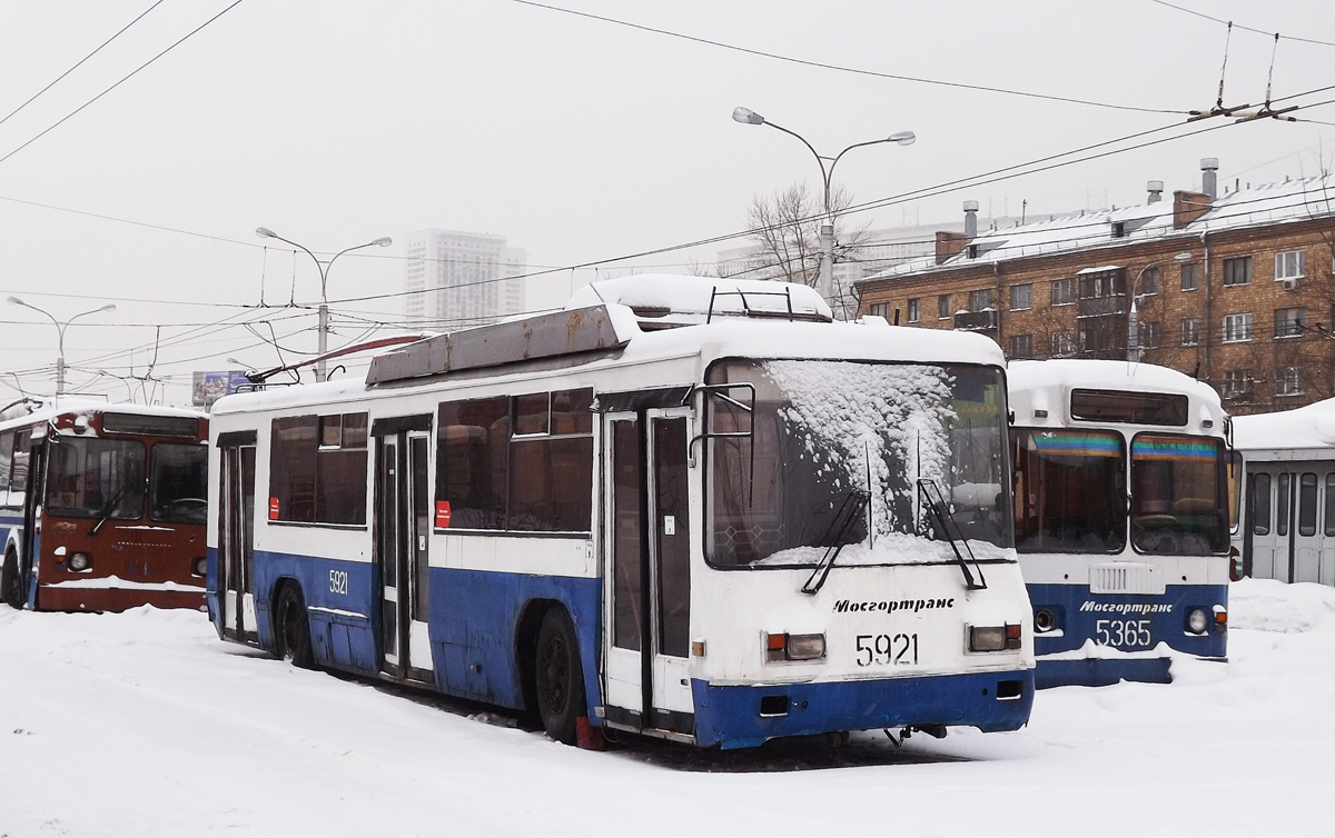 Moscow, BTZ-52761R № 5921