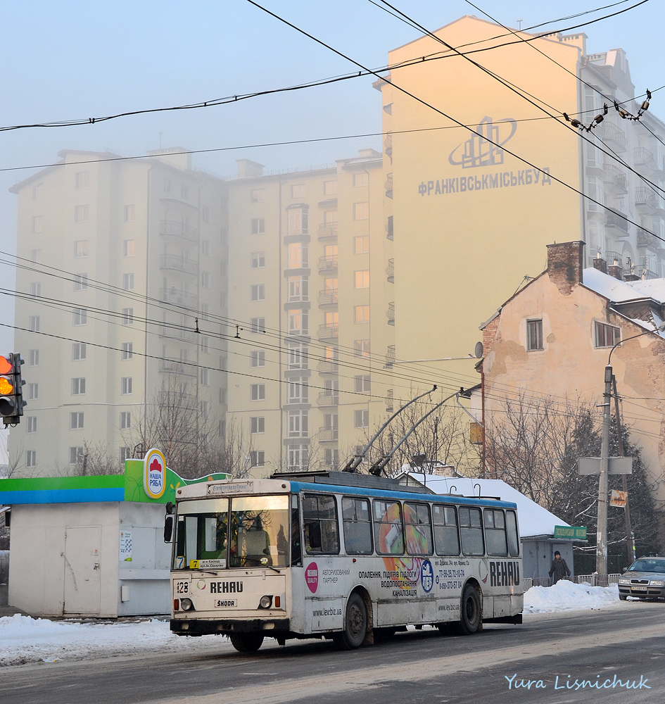 Ивано-Франковск, Škoda 14Tr02 № 128