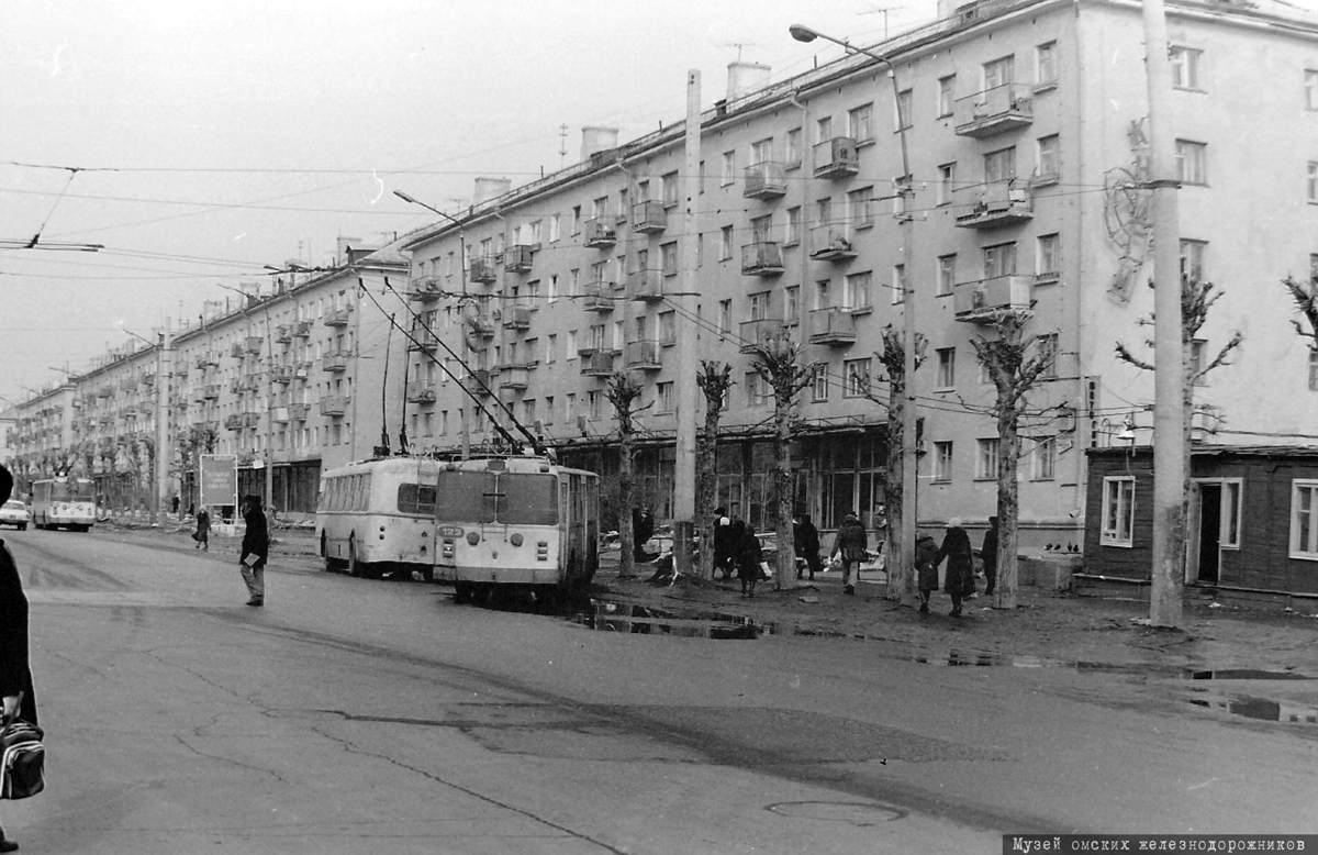 Омск, ЗиУ-682В № 123; Омск, ЗиУ-5Д № 29