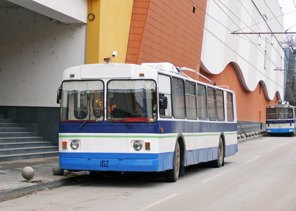 Плевен, ЗиУ-682УП НРБ № 162 (01624)