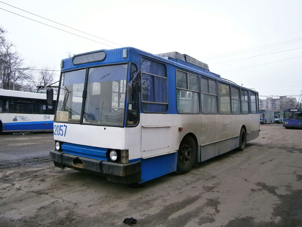 Днепр, ЮМЗ Т1Р (Т2П) № 2057