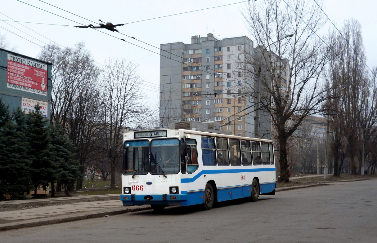 Кривой Рог, ЮМЗ Т2 мод. 7 № 666