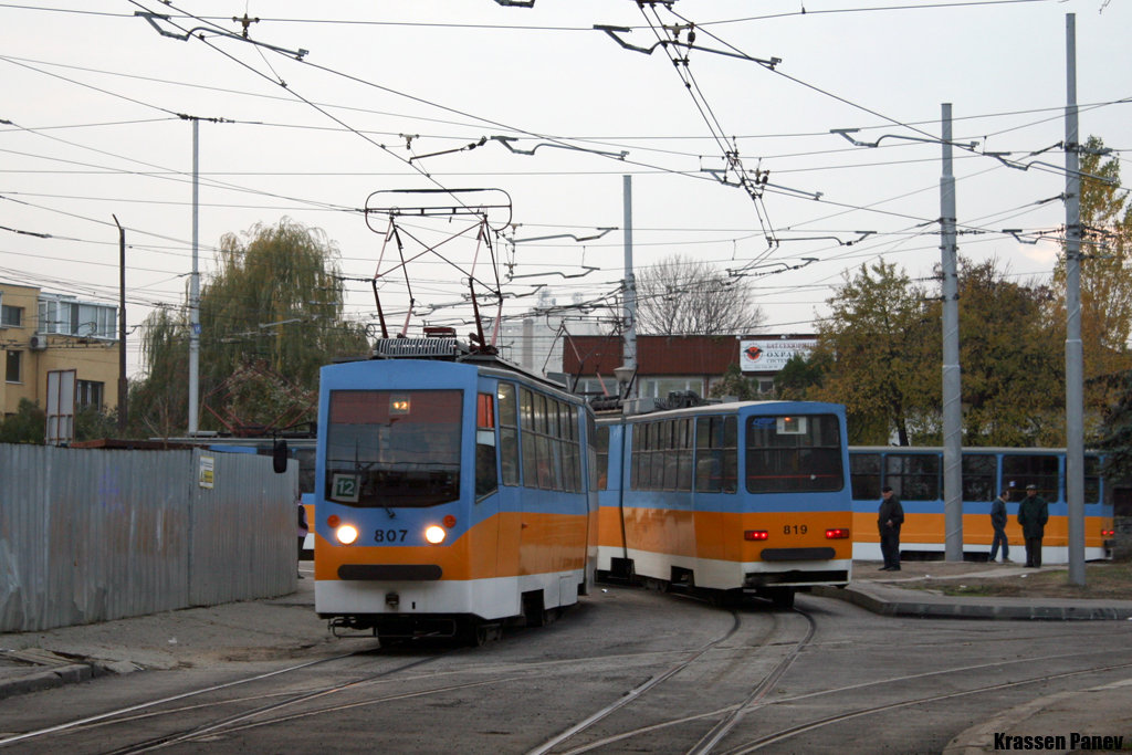 Sofia, T6M-700 F nr. 807; Sofia, T6M-700 F nr. 819