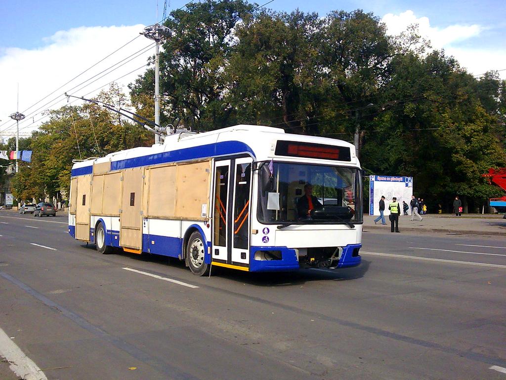 Chișinău, BKM 321 № 3861; Chișinău — Miscellaneous photos