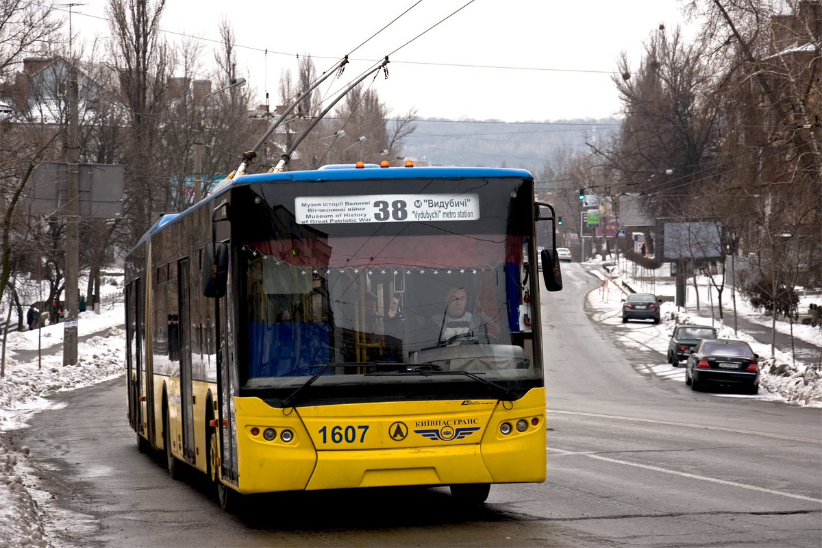 Kijev, LAZ E301D1 — 1607