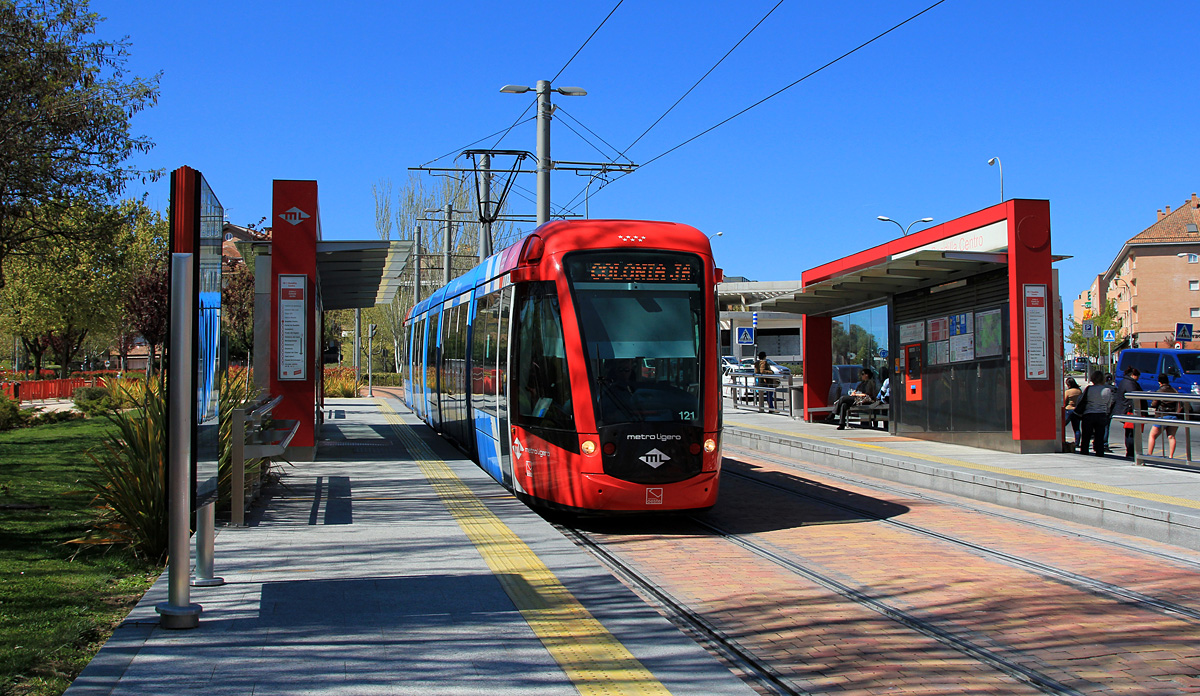 Мадрид, Alstom Citadis 302 № 121