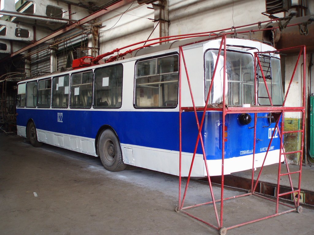 Краснодон, ЗиУ-682В [В00] № 022; Краснодон — Троллейбусное депо