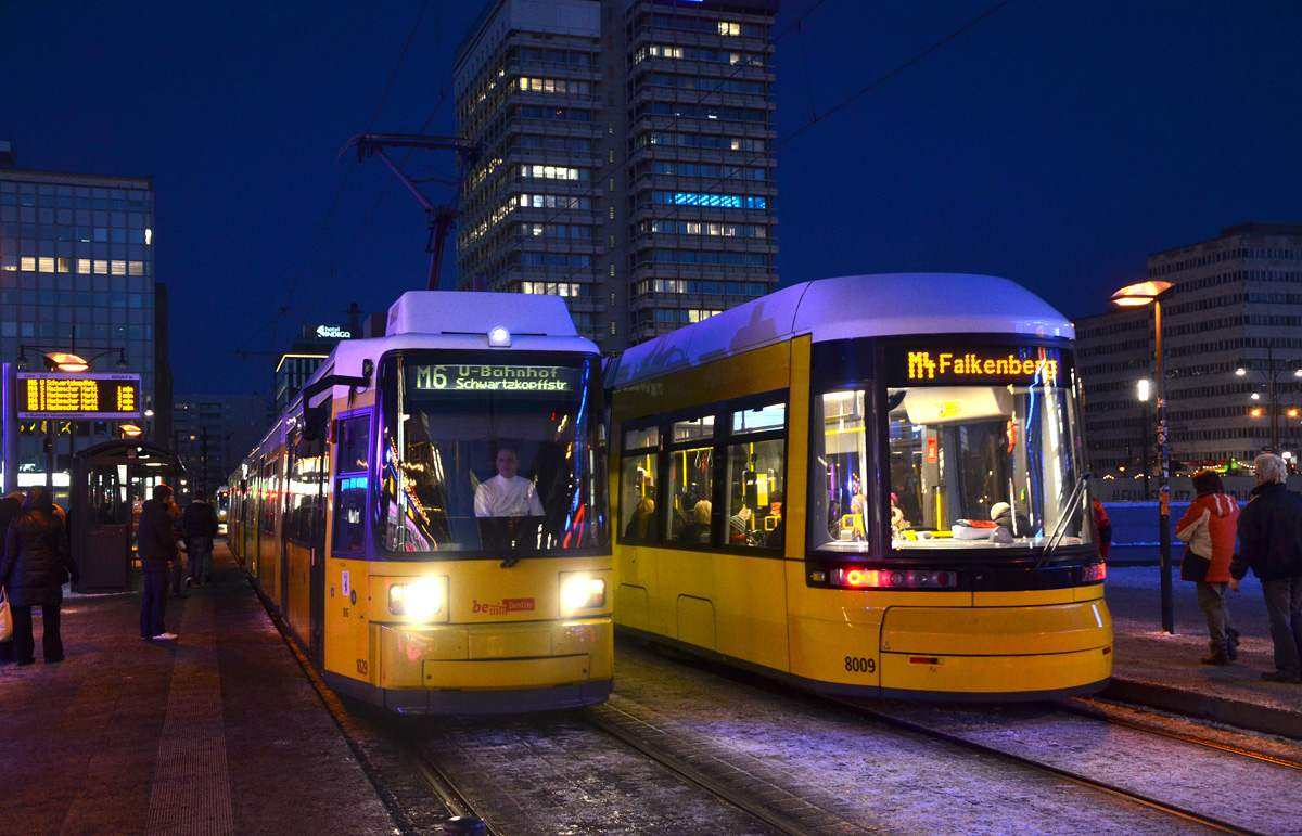 Берлин, AEG GT6N № 1029; Берлин, Bombardier Flexity Berlin (GT8-08ER/F8E) № 8009
