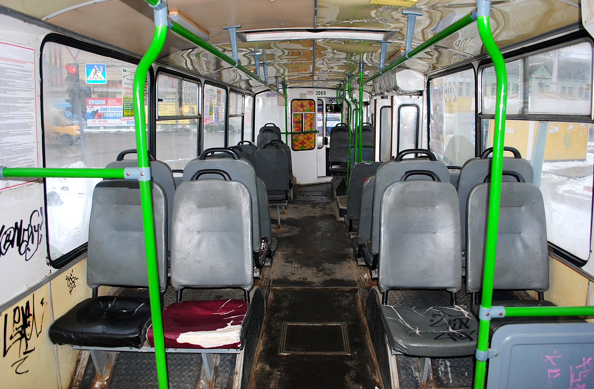 Брянск, ЗиУ-682Г-016 (012) № 2069; Брянск — Салоны