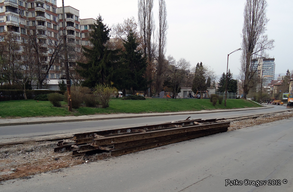 София — Демонтирани и закрити линии; София — Основен ремонт на булевард Черни връх — 2012 — 2016