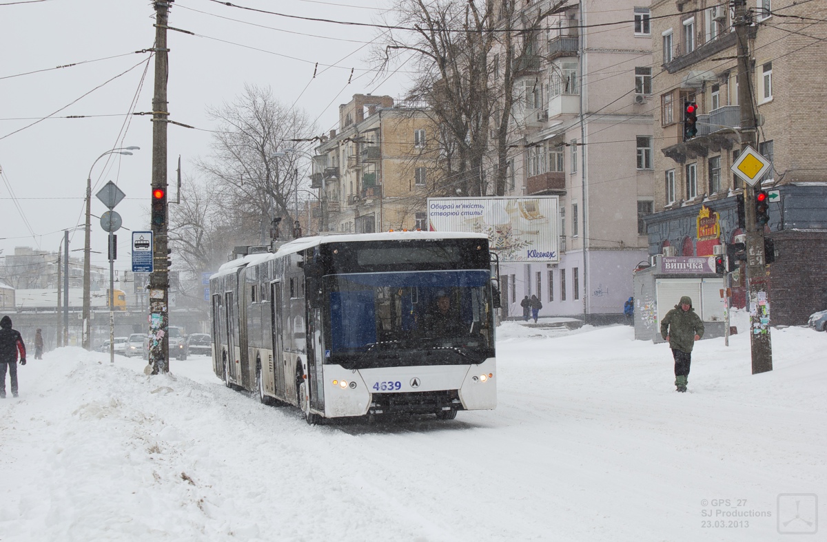 Киев, ЛАЗ E301D1 № 4639; Киев — Снегопад 22-24 марта 2013