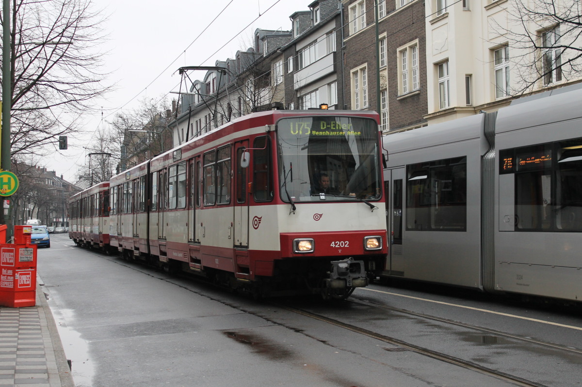 Дюссельдорф, Duewag B80D № 4202
