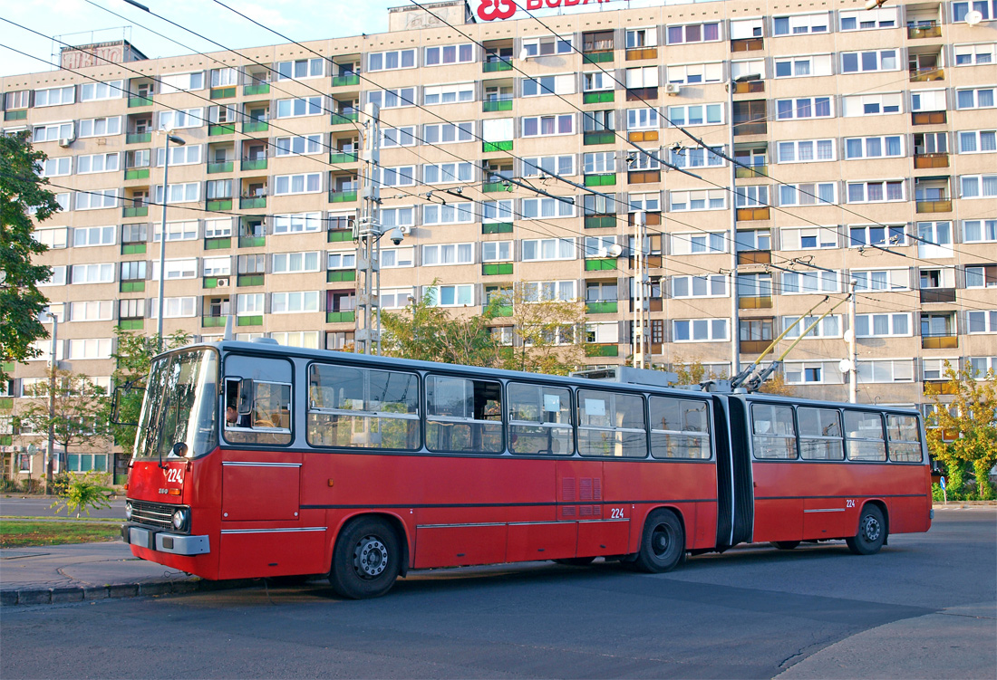 Budapest, Ikarus 280.94 # 224