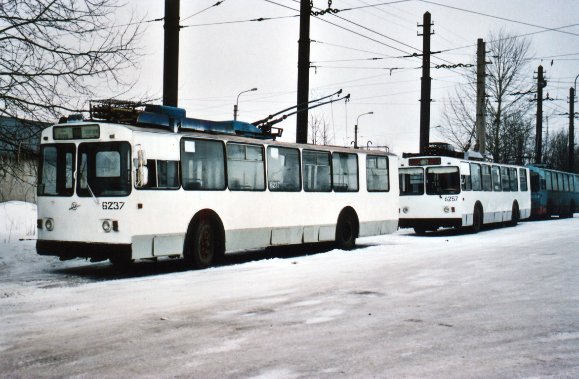 Санкт-Петербург, ЗиУ-682В [В00] № 6237