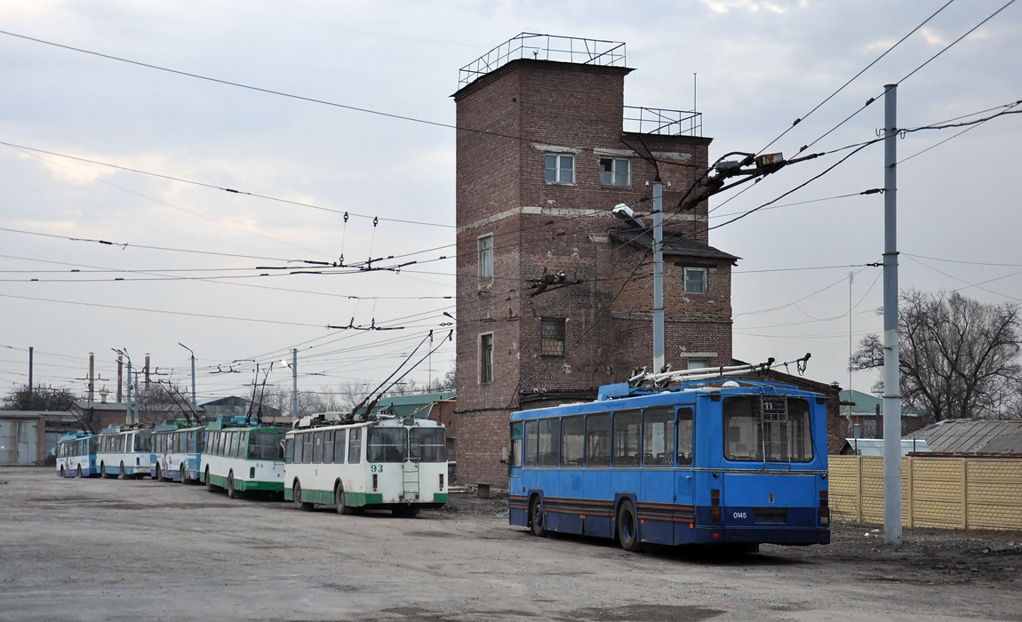 Таганрог, DAF Den Oudsten B79T-KM560 / Kiepe № 0145