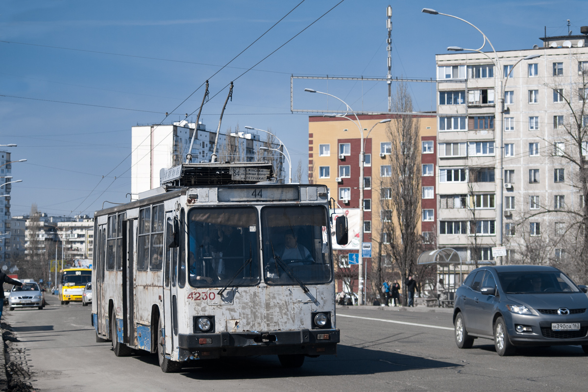 Киев, ЮМЗ Т2 № 4230
