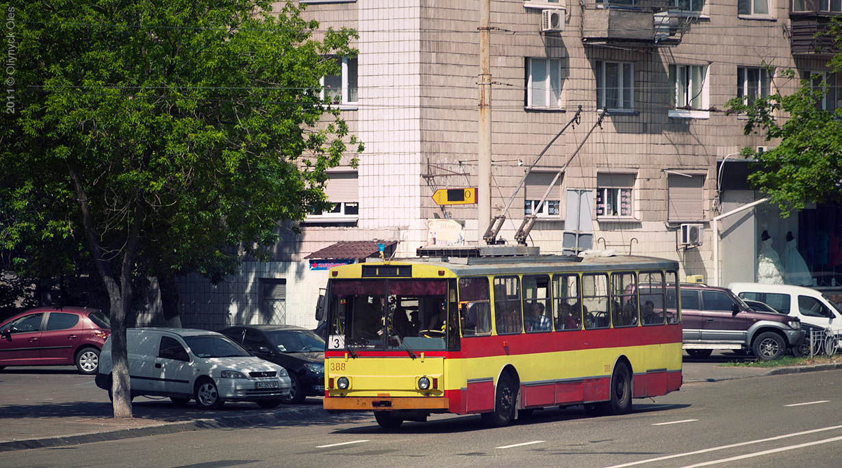 Киев, Škoda 14Tr02/6 № 388