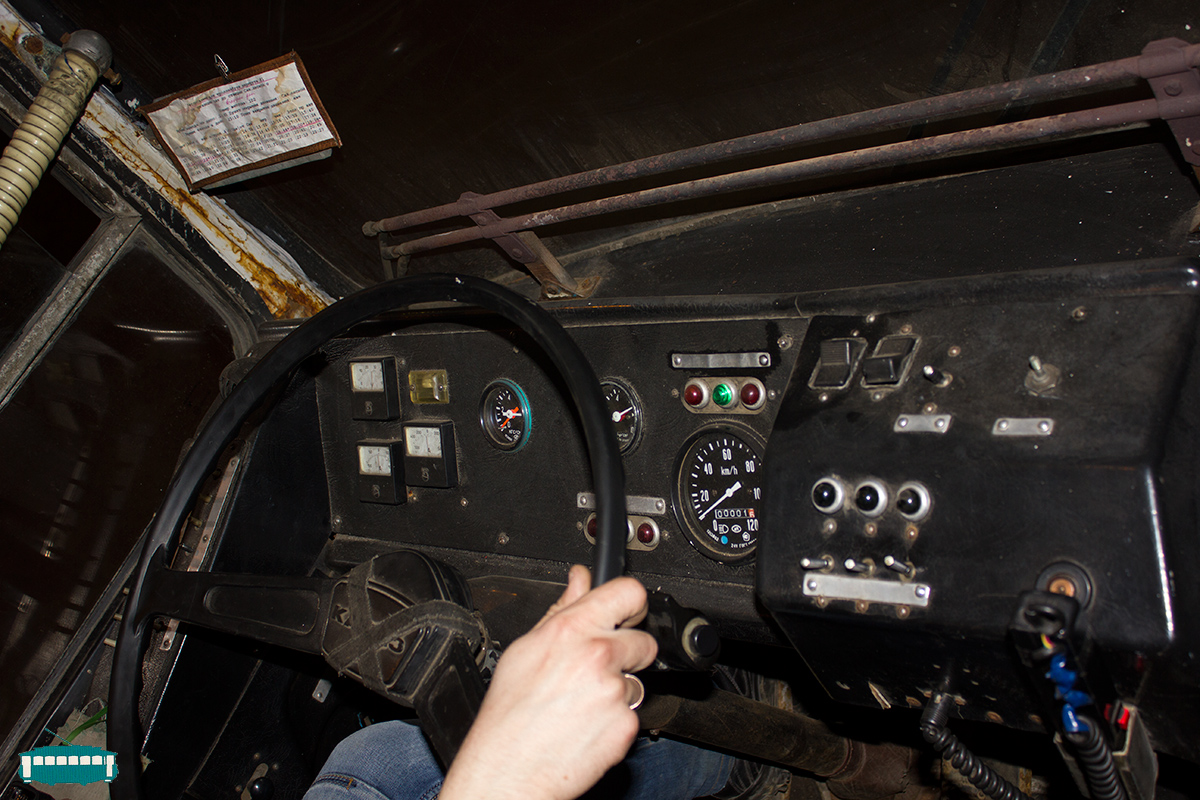 Орёл, ЗиУ-682Г-016  [Г0М] № 1136; Орёл — Рабочие места водителей, кабины и пульты управления