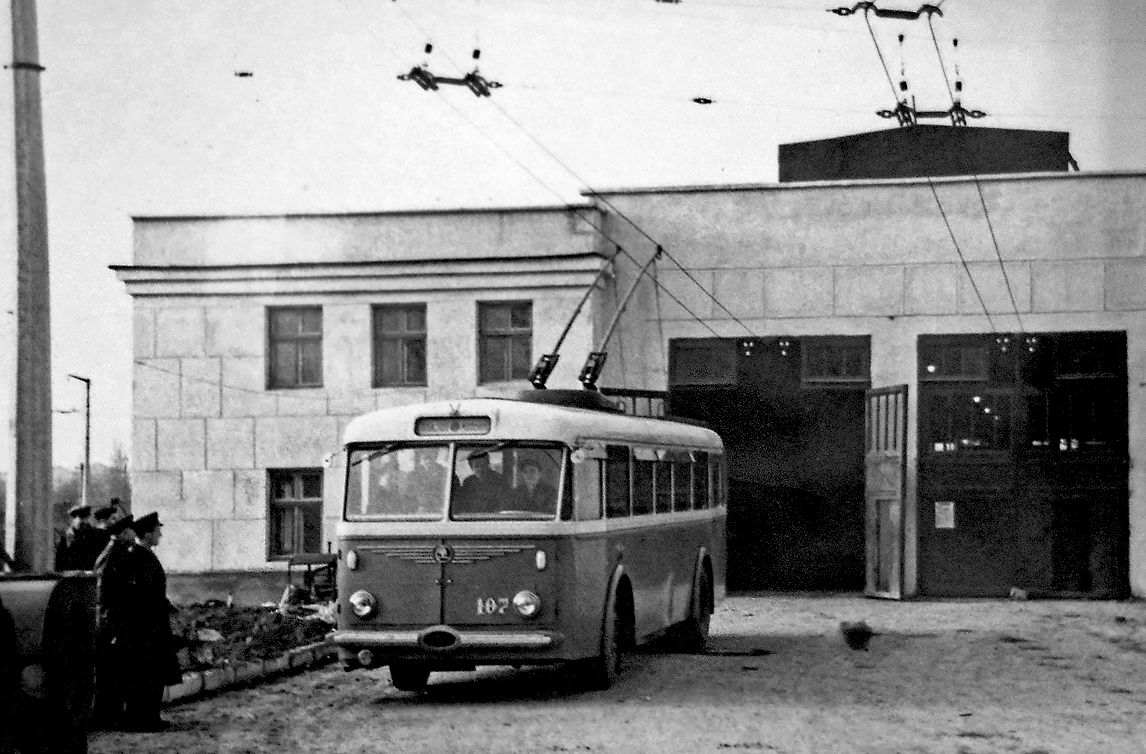 Крымский троллейбус, Škoda 8Tr8 № 107; Крымский троллейбус — Исторические фотографии (1959 — 2000)
