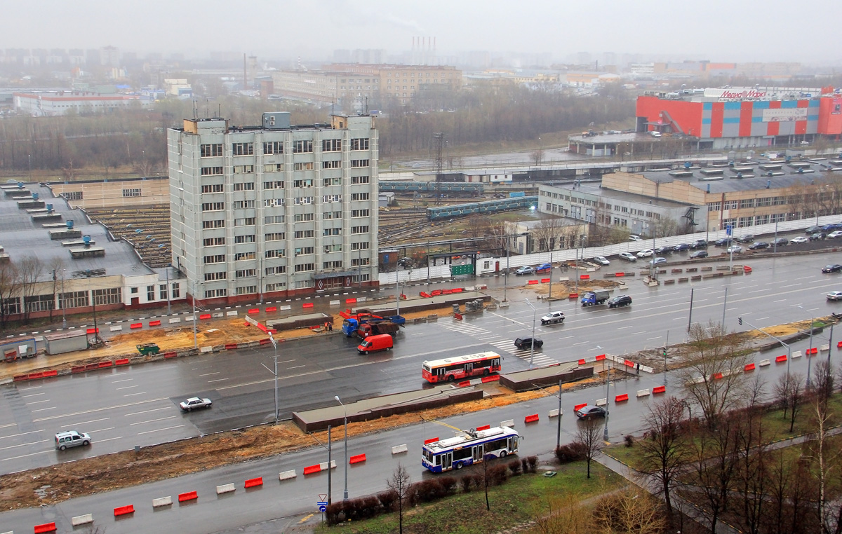 莫斯科 — Metro — [9] Serpukhovsko-Timiryazevskaya Line; 莫斯科 — Metro — Vehicles — Type 81-717/714 and modifications; 莫斯科 — Views from a height