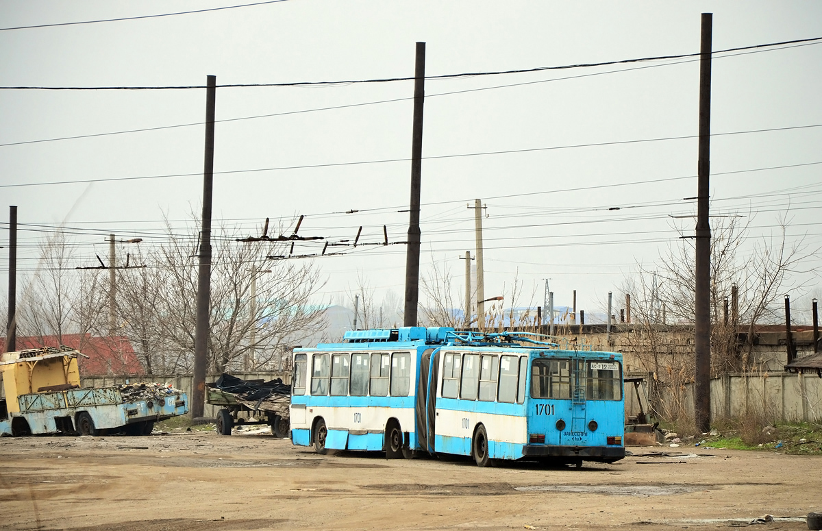 Мариуполь, ЮМЗ Т1 № 1701