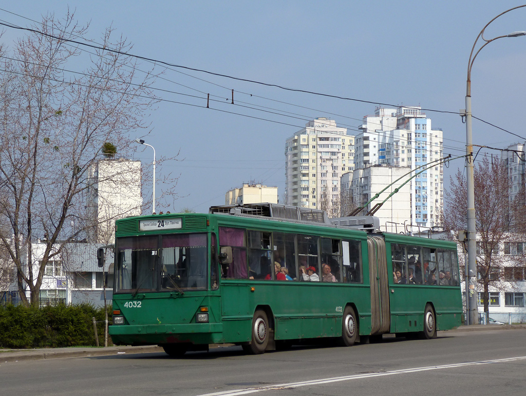 Киев, Киев-12.03 № 4032