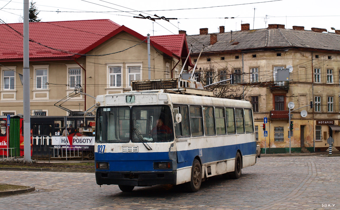 Львов, ЛАЗ-52522 № 027; Львов, Tatra KT4SU № 1022