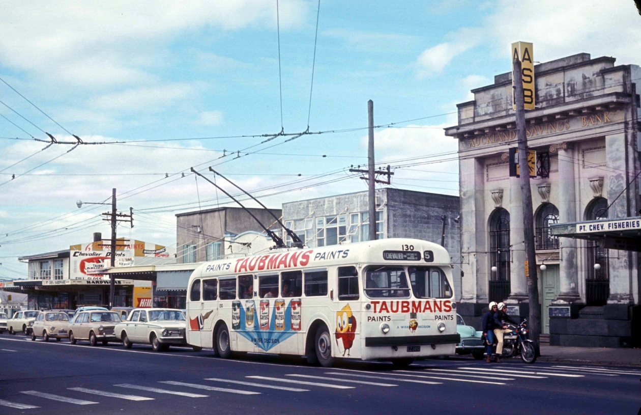 Окленд, BUT RETB № 130