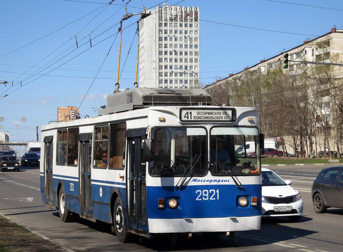 Масква, ЗиУ-682ГМ1 (с широкой передней дверью) № 2921 Масква, ЗиУ-682ГМ1 (с широкой передней дверью) № 2921