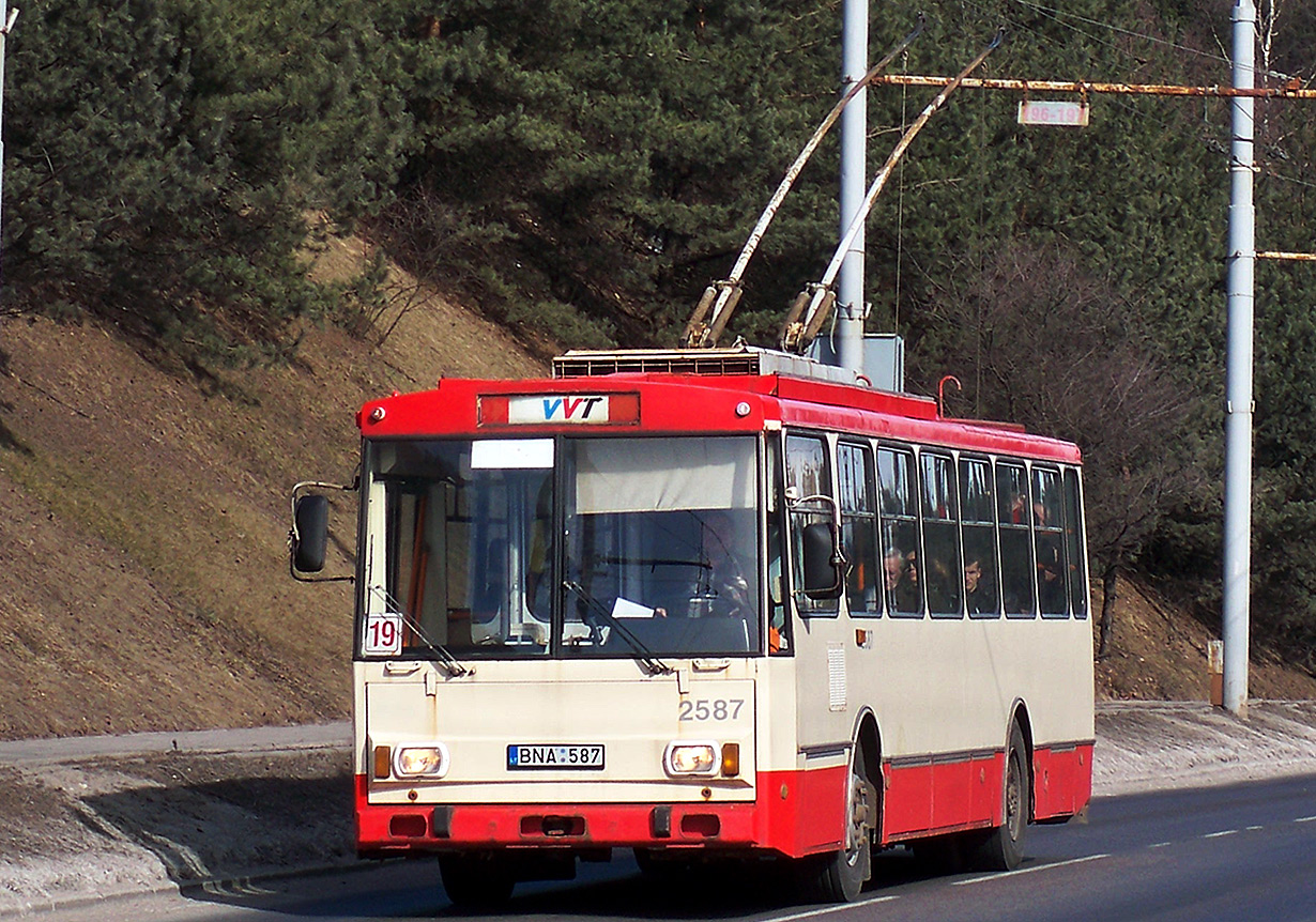 Viļņa, Škoda 14Tr13/6 № 2587