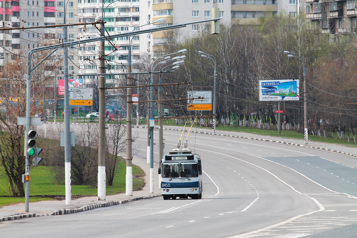 Москва, ЗиУ-682Г-016.02 (с широкой 1-й дверью) № 8455; Москва — Троллейбусные линии: ЮАО