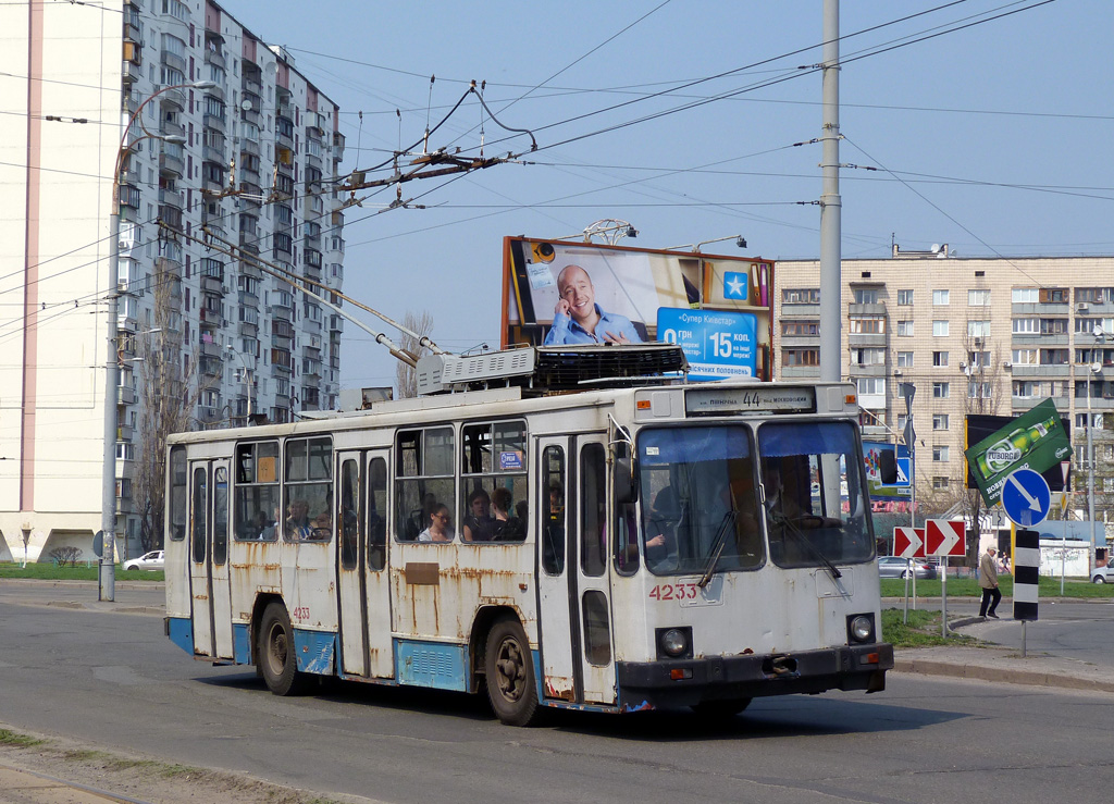Kiiev, YMZ T2 № 4233