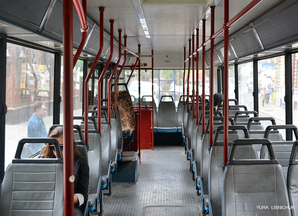 Черновцы, Den Oudsten B88 № 351