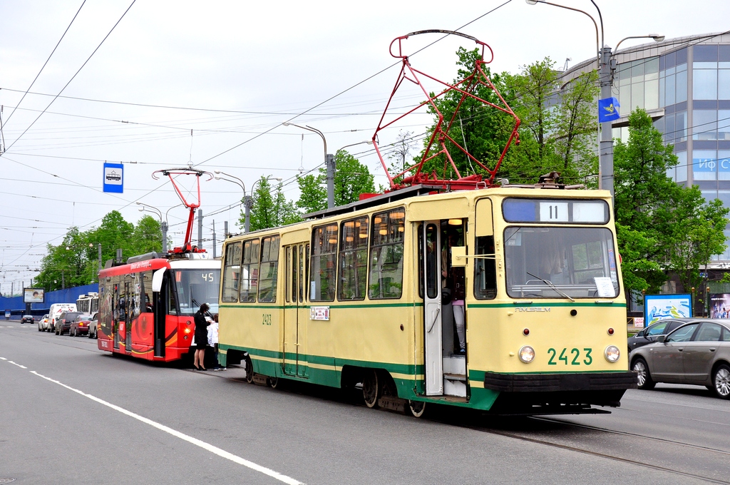 Санкт-Петербург, ЛМ-68М № 2423
